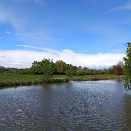 Safari Lodge 'Linge-Zicht' Tiel Kültér fotó