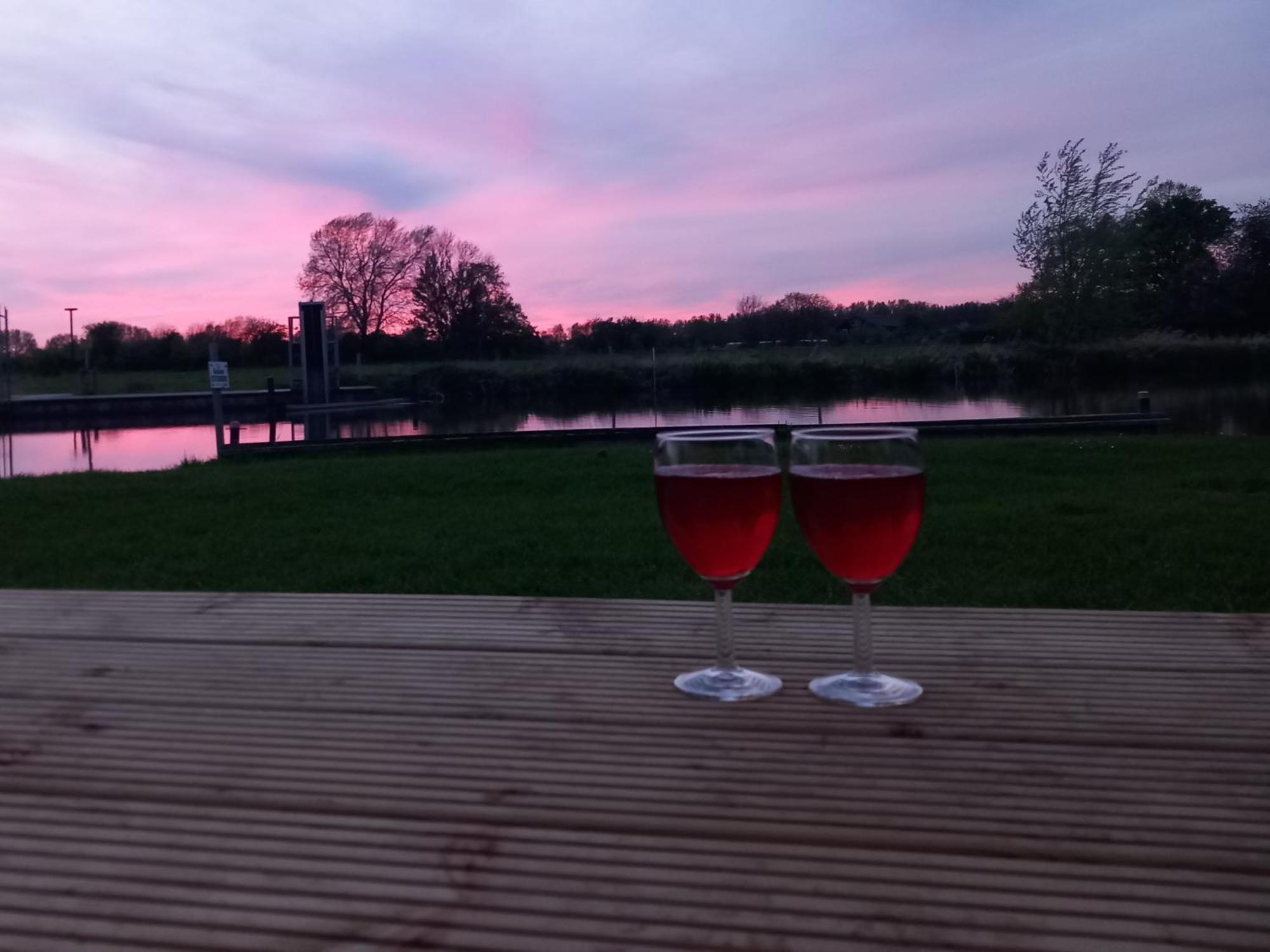 Safari Lodge 'Linge-Zicht' Tiel Kültér fotó